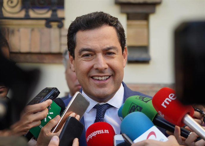 El presidente de la Junta, Juanma Moreno, en declaraciones a la prensa