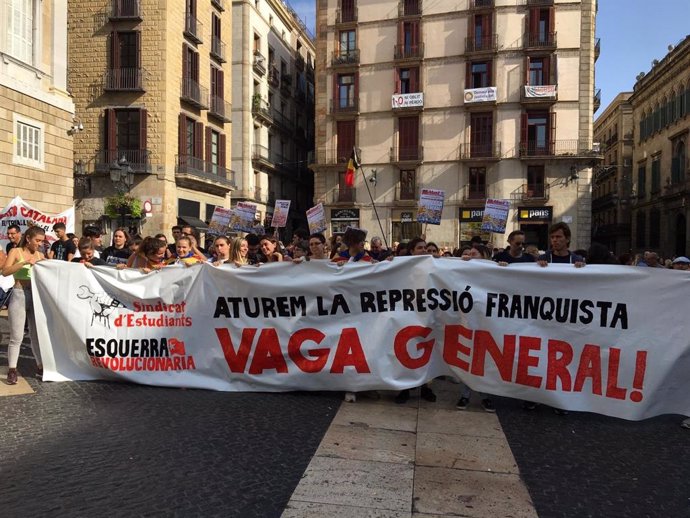 Protesta en la plaza Sant Jaume de Barcelona tras la sentencia