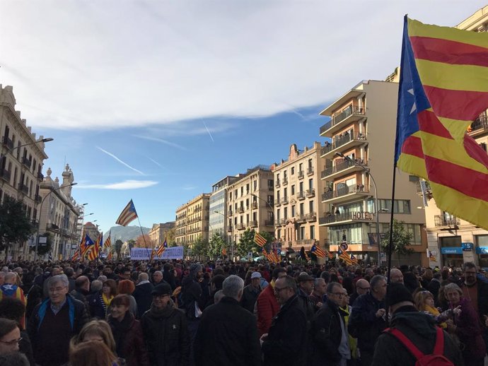 Manifestants dels CDR en la Via Laietana de Barcelona