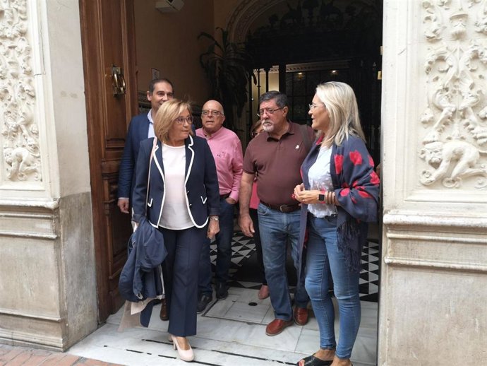 María Luisa Faneca, Pepa González Bayo y José Luis Ramos, visitan el centro Mora Claros.