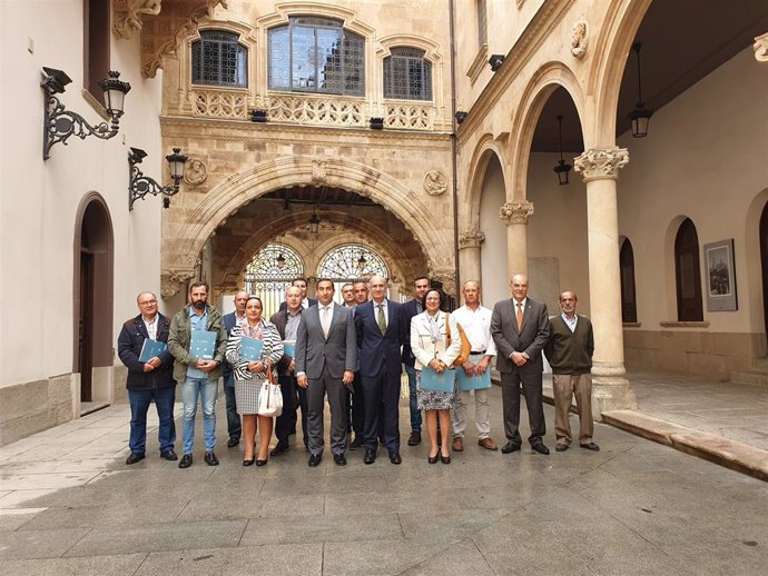 Acto oficial de entrega de inventarios municipales de la Diputación de Salamanca y Junta de Castilla y León.:
