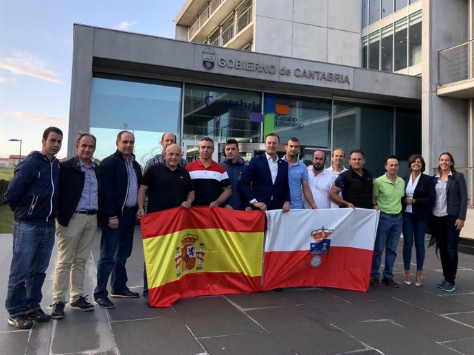Blanco felicita a los ganaderos cántabros por sus éxitos en el campeonato nacion