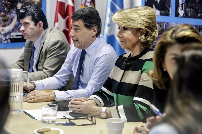 El presidente de la Comunidad de Madrid, Ignacio González, y la candidata del Partido Popular (PP) para la alcaldía de Madrid, Esperanza Aguirre