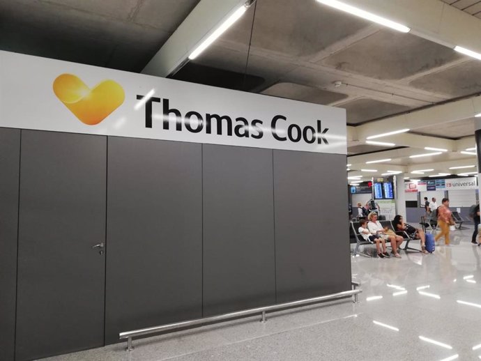 Mostradores de Thomas Cook cerrados