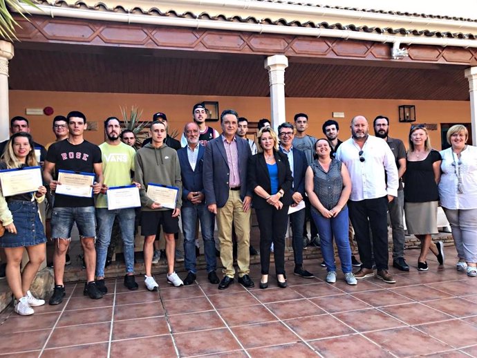 Junta y Ayuntamiento dan por terminada su Escuela Taller sobre huertos ecológicos tras formar a 15 desempleados en Torremolinos