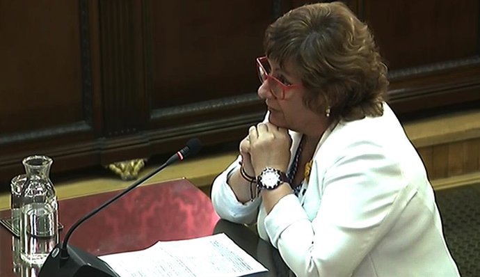 (archivo) La exconsellera de Trabajo, Asuntos Sociales y Familia de la Generalitat de Catalunya, Dolors Bassa, durante su intervención ante el Trubunal Supremo, en la última jornada del juicio del procés.