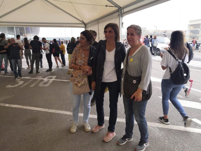 Carola Miró, mujer del presidente de la Generalitat, Quim Torra, en el centro