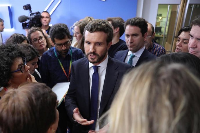 El presidente del PP, Pablo Casado, tras ofrecer una rueda de prensa tras conocerse la sentencia del Tribunal Supremo (TS) sobre el proceso independentista catalán del 1-O