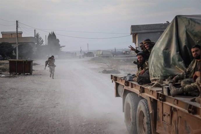 Miembros de la milicia proturca Ejército Nacional Sirio (ENS) en Tel Abyad, Siria