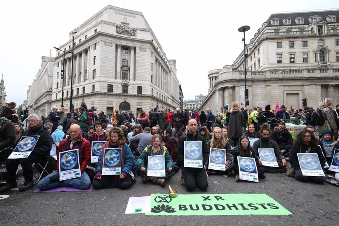 Una manifestación de Extinction Rebellion frente al Banco de Inglaterra en Londres