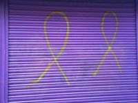 Rivera denuncia nuevas pintadas independentistas en el negocio de sus padres en Barcelona tras la sentencia del 1-O