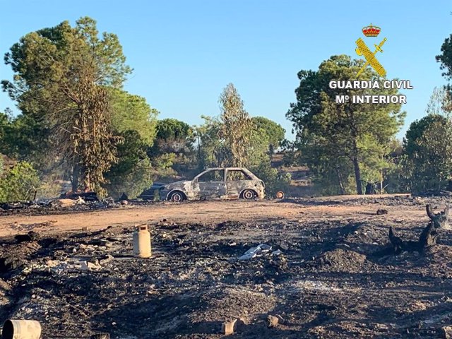 Imagen del incendio en un asentamiento chabolista en Palos de la Frontera (Huelva).