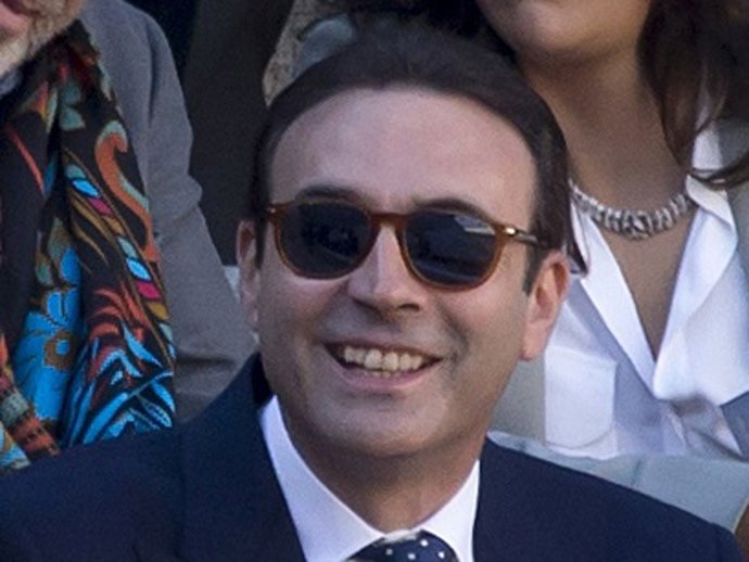 ENRIQUE PONCE DISFRUTA DE UNA TARDE DE TOROS EN LA PLAZA DE LAS VENTAS