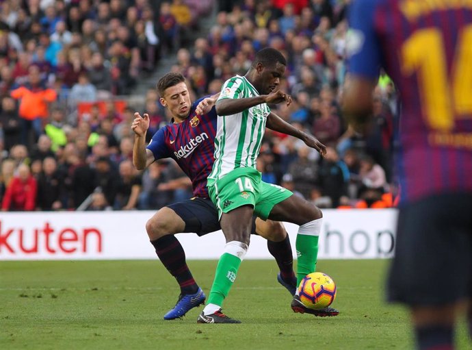 William Carvalho of Betis  in action during La Liga Spanish championship, , football match between Barcelona and Betis, November 11, in Camp Nou Stadium in Barcelona, Spain.