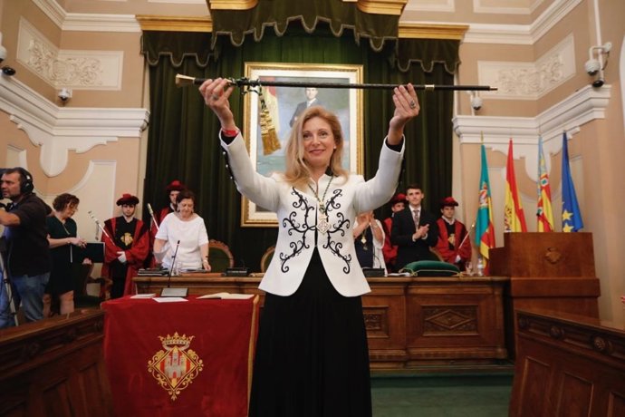 Amparo Marco en imagen de archivo al ser investida alcaldesa