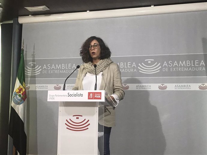 La portavoz de Administración Local del Grupo Parlamentario Socialista, Montserrat Caldeira