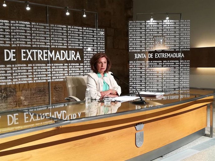 La vicepresidenta primera de la Junta, Pilar Blanco-Morales, en rueda de prensa sobre la demora en la presentación de los presupuestos extremeños para 2020