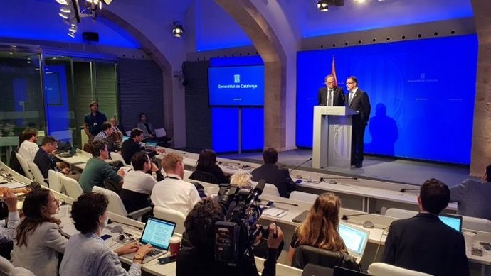 Quim Torra y Alfred Bosch en un encuentro con corresponsales