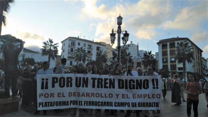 Manifestaciónn por un tren digno de la Plataforma de Ferrocarril en Algeciras