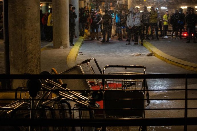 AV.- El Govern está investigando la actuación de los Mossos en el aeropuerto