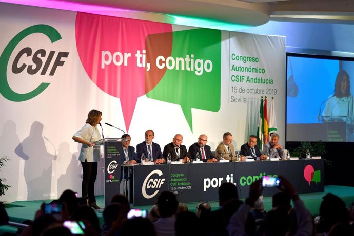 La secretaria general del PSOE-A, Susana Díaz, durante su intervención en la inauguración del Congreso Autonómico de CSIF Andalucía en Sevilla
