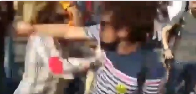 Detenido por agredir a una mujer que llevaba una bandera española en Tarragona