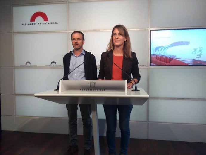 Jéssica Albiach y Jaume Asens (ECP) en rueda de prensa