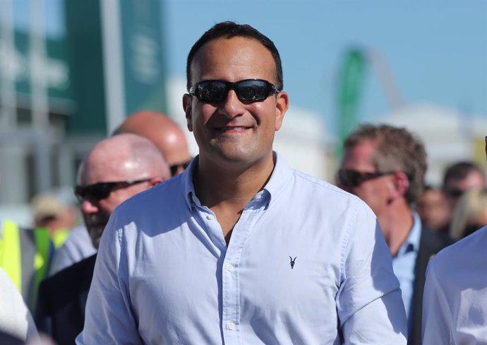 Irlanda.- La popularidad de Varadkar se dispara en medio de las turbulencias del