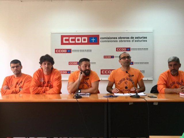 Rueda de prensa de Damián Manzano (CCOO) con representantes del comité de empresa de Vesuvius
