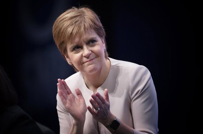 R.Unido.- Sturgeon reclama un nuevo referéndum independentista para Escocia en 2