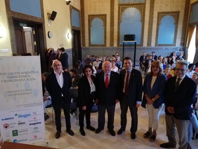 Aguirre y Bellido (centro) en la inauguración del curso en el Rectorado de la UCO.