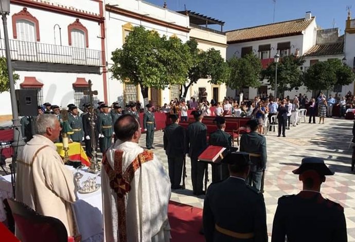 Misa en la plaza de Lora del Río