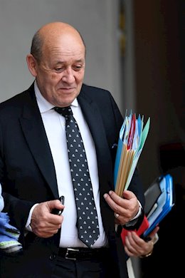 03 June 2019, France, Paris: French Minister of Europe and Foreign Affairs Jean Yves Le Drian leaves after a cabinet meeting. Photo: Julien Mattia/Le Pictorium Agency via ZUMA/dpa