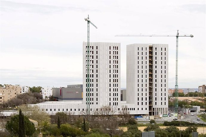 El complejo Aljarafe Center durante su construcción