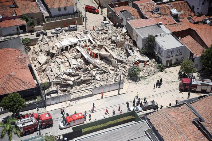 Derrumbe de un edificio de viviendas en Fortaleza (Brasil)