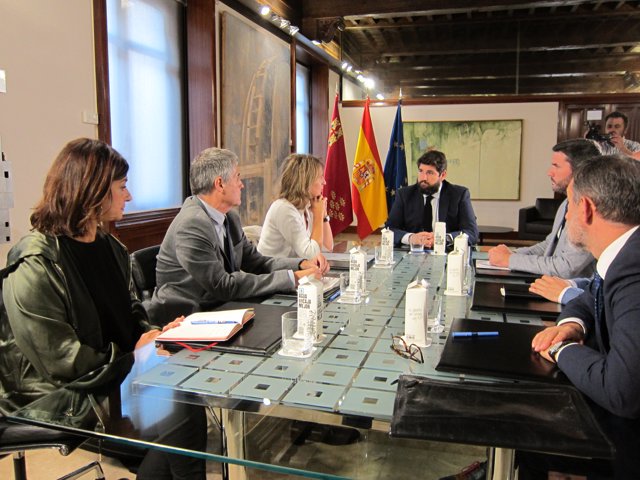 Reunión de López Miras con la ministra Ribera en San Esteban