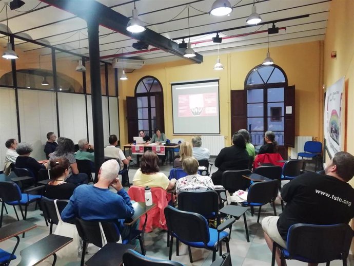 El centro Flassaders de Palma acoge  la jornada 'Poder Social vs Poder Transnacional'