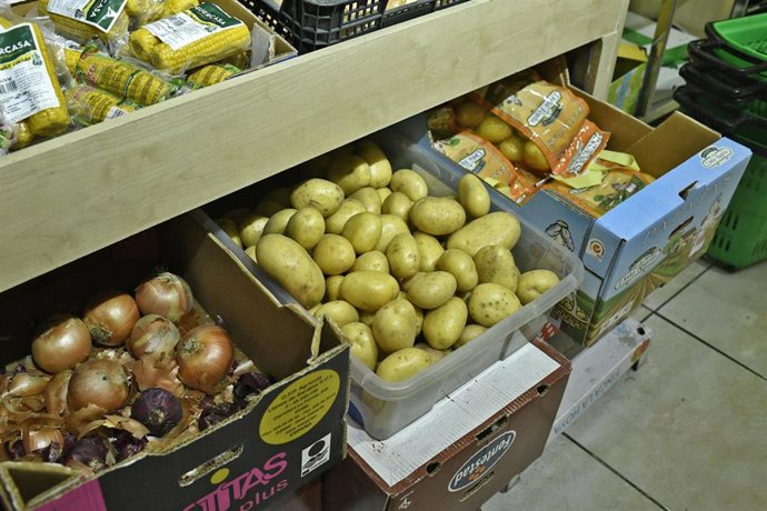 Los agricultores y ganaderos solo perciben el 30% de lo que paga el consumidor por un alimento