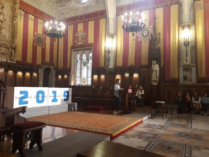 La teniente de alcalde Janet Sanz preside el acto de bienvenida de Escoles+Sostenibles