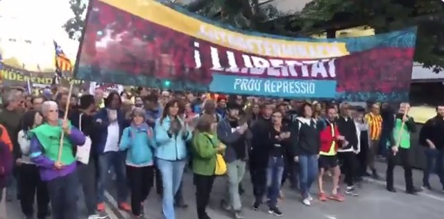 Independentistas marchan desde Girona a Barcelona
