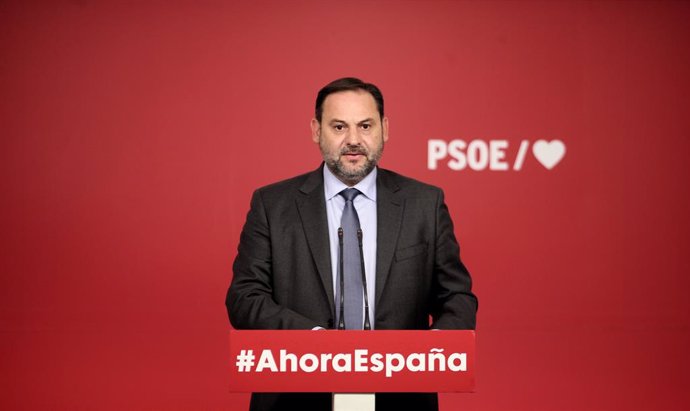 El secretari d'Organització del PSOE, José Luis Ábalos, ofereix una roda de premsa després de conixer-se la sentncia del Tribunal Suprem (TS) sobre el procés independentista catal de l'1-O, a la seu del Partit Socialista, Madrid (Espanya) 14 d'octubr
