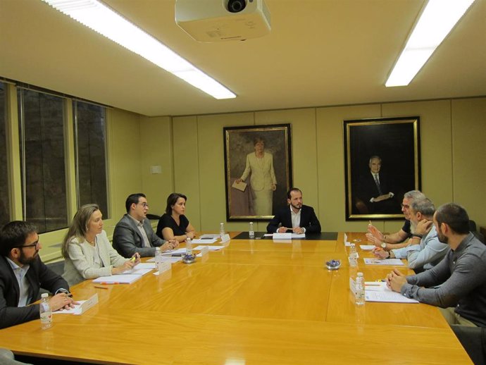 Cs La Rioja se reúne con la AUCG para exponerles una iniciativa parlamentaria en apoyo a la Guardia Civil