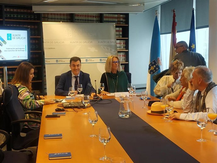 Al frente, Román Rodríguez y Corina Porro.