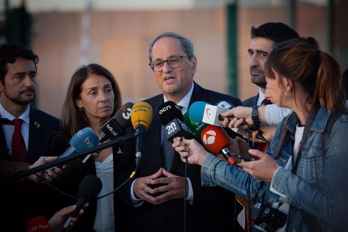 El president de la Generalitat, Quim Torra, davant dels mitjans de comunicació al Centre Penitenciari Lledoners després de la seva visita als líders independentistes condemnats pel procés, a Sant Joan de Torrella (Barcelona) 15 d'octubre del 2019.