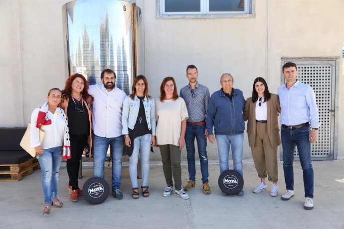 La presidenta del Govern, Francina Armengol, durant la seva visita a Art