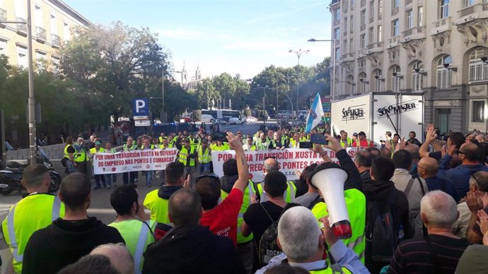 Concentración en Madrid de trabajadores de la central de Endesa de As Pontes