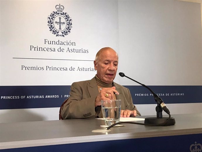 Alejandro Portes durante la rueda de prensa en el Hotel de La Reconquista.