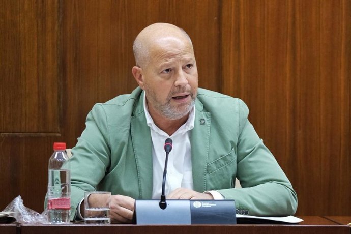 Javier Imbroda en la Comisión de Educación en el Parlamento