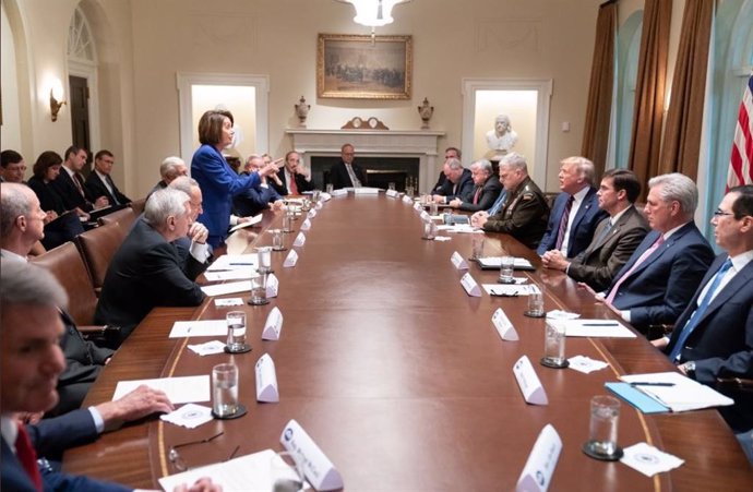 Nancy Pelosi en un momento de la reunión con Trump sobre Siria.