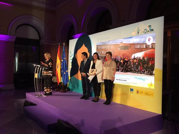 Entrega del premio del Ministerio de Agricultura a la docente aragonesa María Blasco.